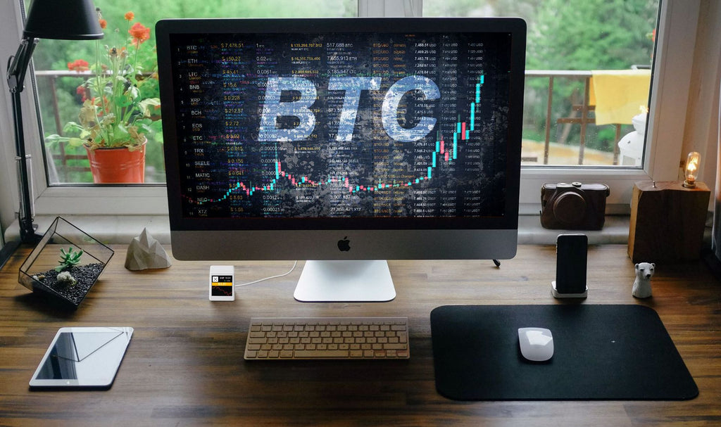 Crypto Cube Display - WiFi Real-Time Cryptocurrency Ticker & Weather Clock